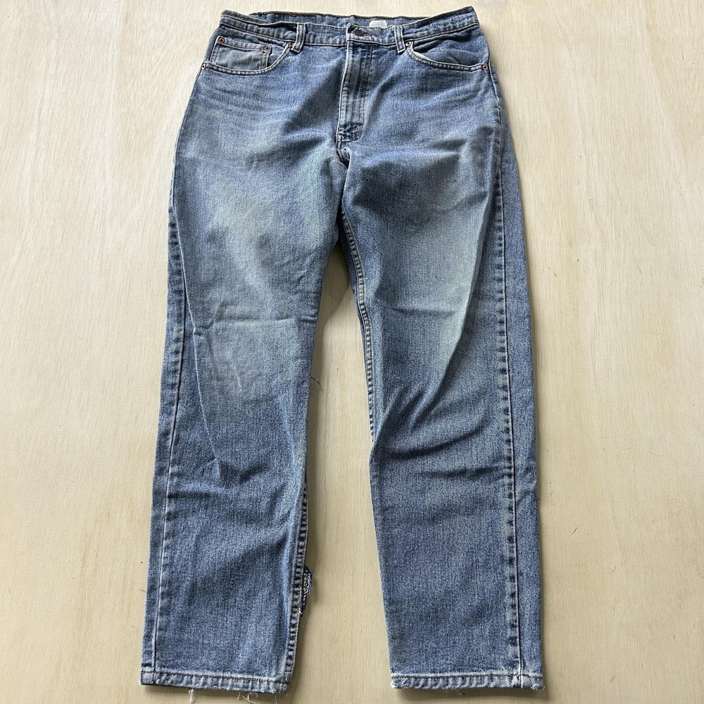 Vintage 90s USA Levis Jeans Mens 34x30 Light Wash Blue Denim Straight Distressed
